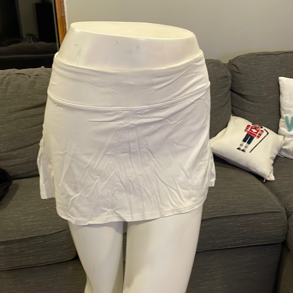 Lululemon white skirt with attached shorts